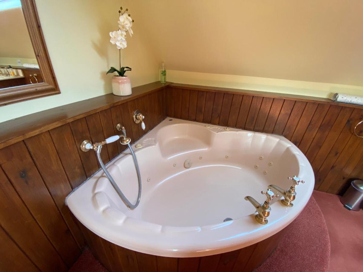 Дом отдыха Stunning Rustic Home, New Forest National Park *